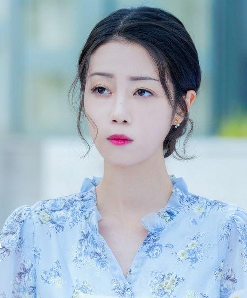 电视剧女主角,命运之轮下的爱恨纠葛